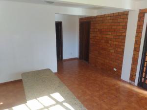 VENDA - RESIDENCIA - BAIRRO UVARANAS - VILA ANA RITA