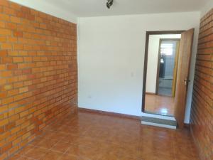 VENDA - RESIDENCIA - BAIRRO UVARANAS - VILA ANA RITA