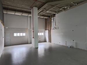 LOCAÇÃO - SALA COMERCIAL TÉRREA - ED. REMBRANDT - cENTRO 
