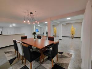 RESIDÊNCIA A VENDA - JARDIM AMÉRICA