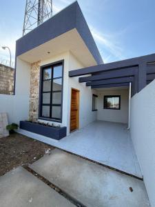 RESIDÊNCIA Á VENDA - BAIRRO OLARIAS - VILA JARDIM BARRETO 